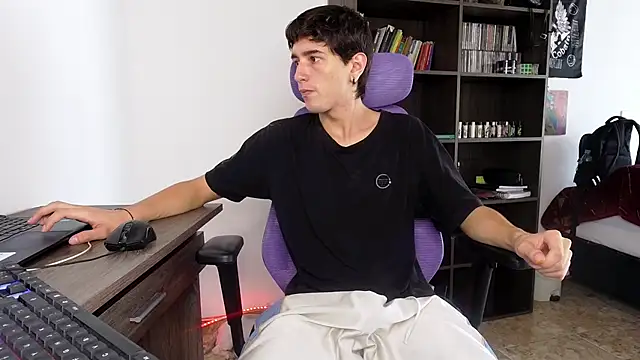 Snapshot of alex_connorr chatting on 27, 9, 2025 alex connorr online show from 27, 9, 2025