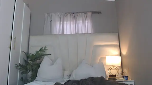 naughtyblackdolie online show from 3, 6, 2026