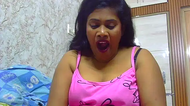 Snapshot of sexy_roma chatting on 15, 3, 2025 sexy roma online show from 15, 3, 2025