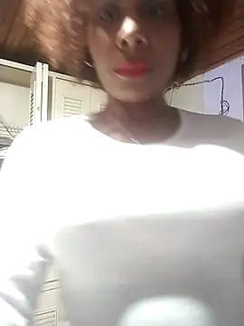 Snapshot of Camille_rose_ chatting on 9, 10, 2025 Camille rose online show from 9, 10, 2025