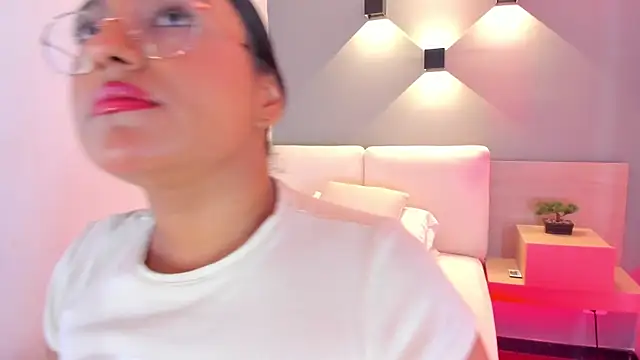 ellamontoya online show from 11, 9, 2025