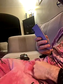 Snapshot of EE123458 chatting on 23, 11, 2025 EE123458 online show from 23, 11, 2025