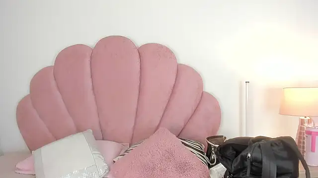 Snapshot of Nicole_Paradise chatting on 8, 7, 2026 Nicole Paradise online show from 8, 7, 2026