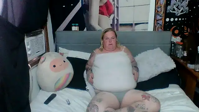 Trans Girl next door420 online show from 2, 7, 2026