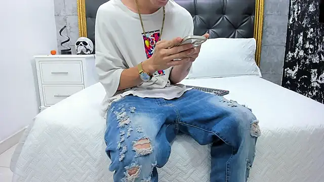 MarcusCollinss  online show from 6, 12, 2024