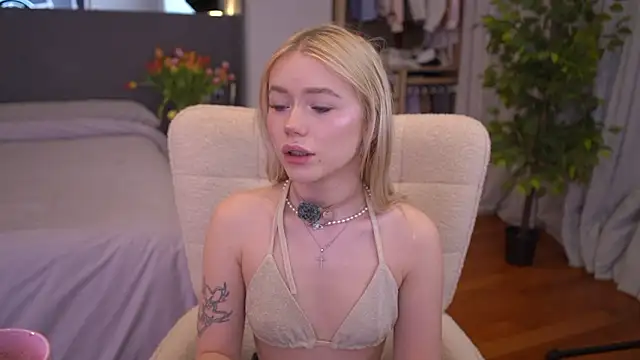 LexieLoree online show from 13, 3, 2026