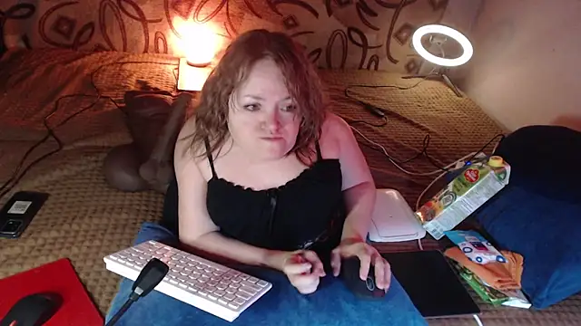 Snapshot of MiniNatalie chatting on 28, 1, 2025 MiniNatalie online show from 28, 1, 2025