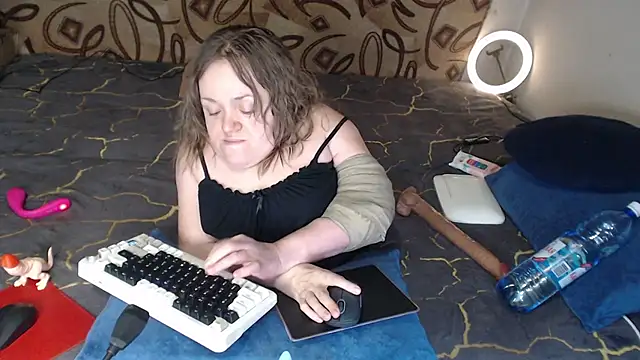 Snapshot of MiniNatalie chatting on 21, 2, 2025 MiniNatalie online show from 21, 2, 2025