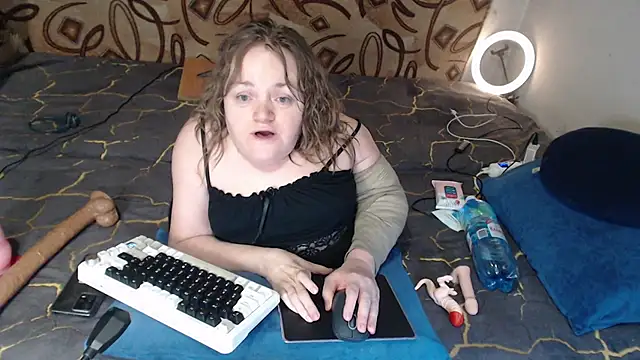 Snapshot of MiniNatalie chatting on 22, 2, 2025 MiniNatalie online show from 22, 2, 2025