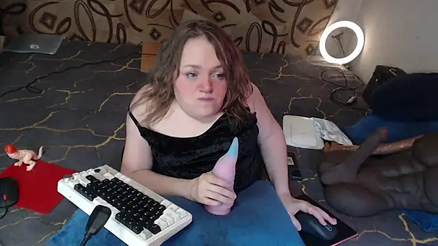 Snapshot of MiniNatalie chatting on 11, 3, 2025 MiniNatalie online show from 11, 3, 2025