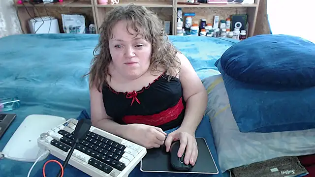 Snapshot of MiniNatalie chatting on 21, 9, 2025 MiniNatalie online show from 21, 9, 2025