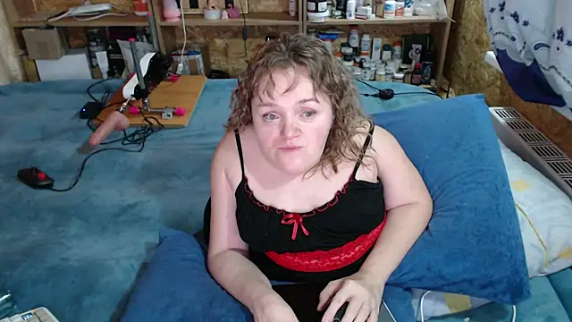 Snapshot of MiniNatalie chatting on 30, 9, 2025 MiniNatalie online show from 30, 9, 2025