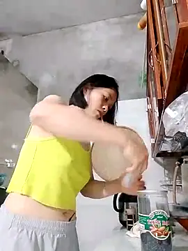 Snapshot of Aninyin22 chatting on 13, 10, 2025 Aninyin22 online show from 13, 10, 2025