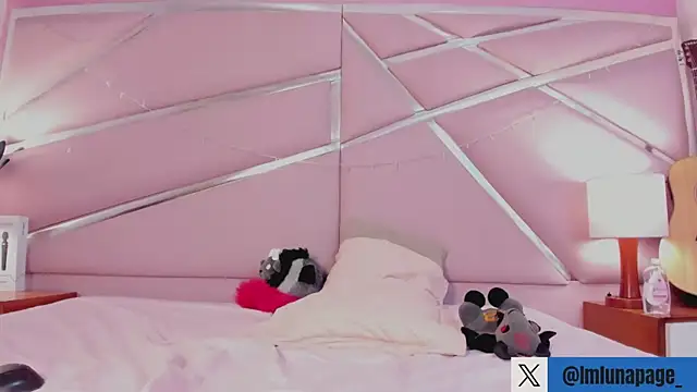 Snapshot of Lunapage chatting on 7, 2, 2025 Lunapage online show from 7, 2, 2025