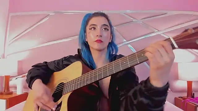 Snapshot of Lunapage chatting on 4, 3, 2025 Lunapage online show from 4, 3, 2025