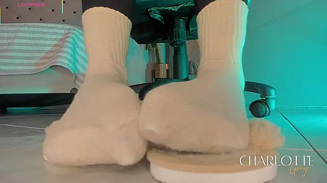 charlotte  grey online show from 22, 12, 2025