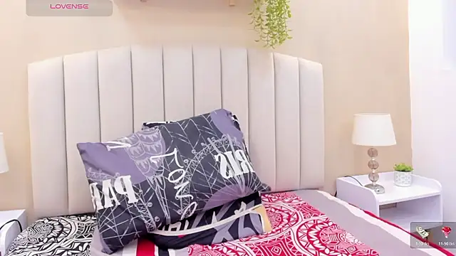 Mia thompson 19 online show from 10, 2, 2026