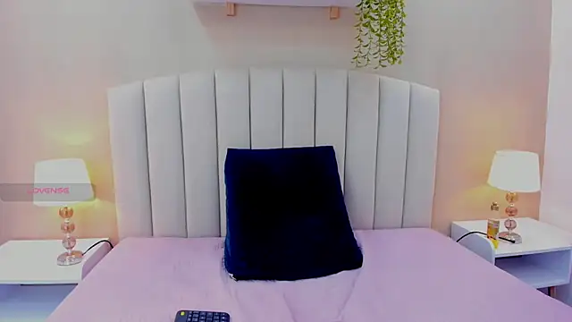 Snapshot of Mia_thompson_19 chatting on 3, 7, 2026 Mia thompson 19 online show from 3, 7, 2026