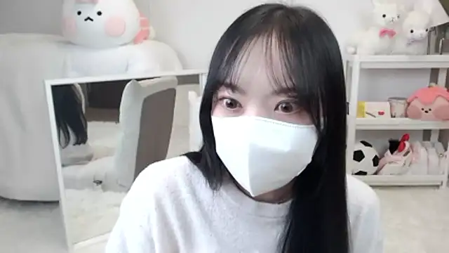 Snapshot of momo_room chatting on 4, 4, 2026 momo room online show from 4, 4, 2026