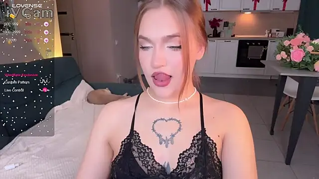 CarolineLovers online show from 1, 2, 2025