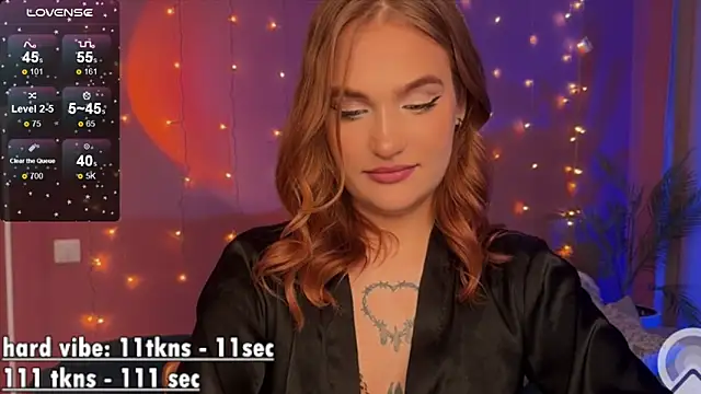 CarolineLovers online show from 5, 3, 2025