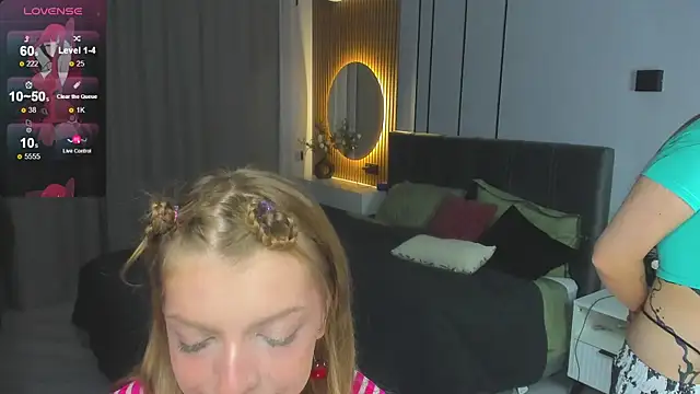 Snapshot of Hannah_Carr chatting on 16, 11, 2025 Hannah Carr online show from 16, 11, 2025