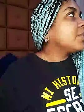 ELLA KELLY online show from 7, 2, 2025