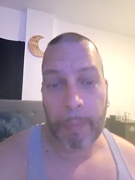Snapshot of Just2much chatting on 18, 5, 2026 Just2much online show from 18, 5, 2026