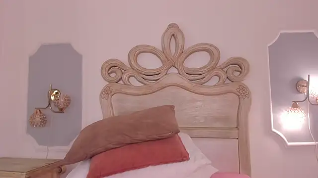 Sara  Williams online show from 16, 9, 2025