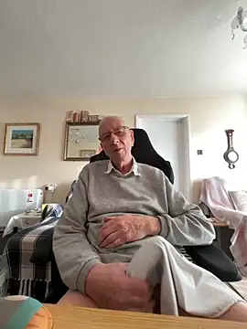 Snapshot of cutaboverest chatting on 15, 2, 2026 cutaboverest online show from 15, 2, 2026