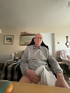 Snapshot of cutaboverest chatting on 19, 2, 2026 cutaboverest online show from 19, 2, 2026