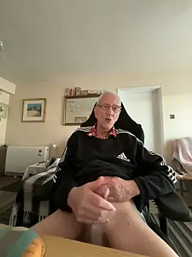 Snapshot of cutaboverest chatting on 6, 3, 2026 cutaboverest online show from 6, 3, 2026