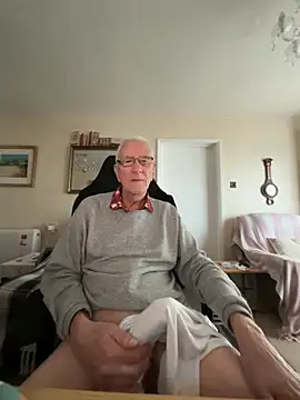 Snapshot of cutaboverest chatting on 8, 3, 2026 cutaboverest online show from 8, 3, 2026