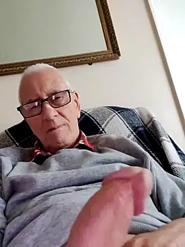 Snapshot of cutaboverest chatting on 12, 3, 2026 cutaboverest online show from 12, 3, 2026