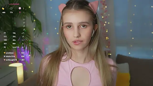 Fluffy-Angel online show from 25, 12, 2024