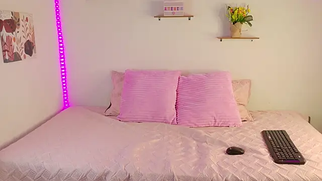 Atenea Makri online show from 30, 1, 2025