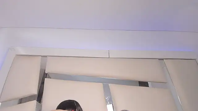 chrystal js online show from 20, 2, 2025