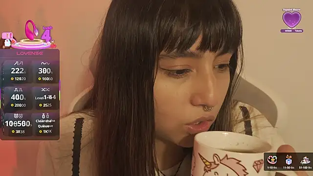 Snapshot of emitaa17228o chatting on 14, 10, 2025 emitaa17228o online show from 14, 10, 2025