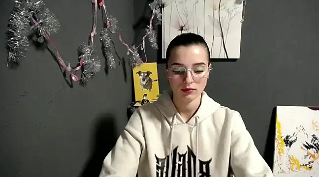 Snapshot of lady_olivia_ chatting on 19, 12, 2024 lady olivia  online show from 19, 12, 2024