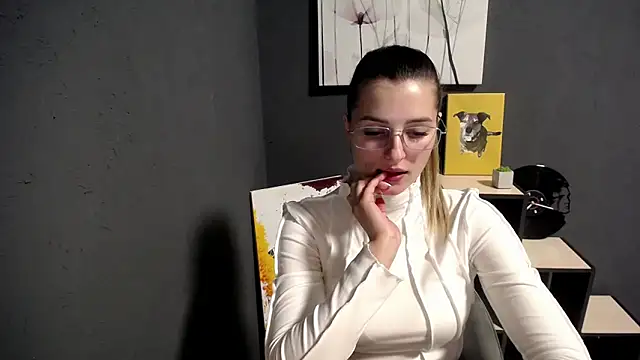 Snapshot of lady_olivia_ chatting on 6, 10, 2025 lady olivia  online show from 6, 10, 2025