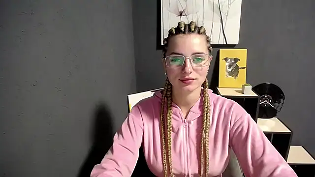 Snapshot of lady_olivia_ chatting on 15, 10, 2025 lady olivia  online show from 15, 10, 2025