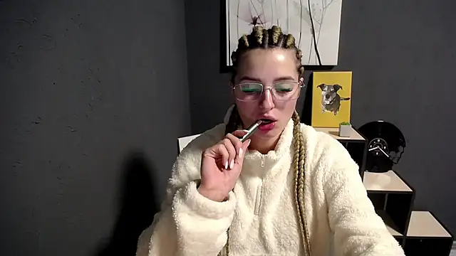 Snapshot of lady_olivia_ chatting on 17, 10, 2025 lady olivia  online show from 17, 10, 2025