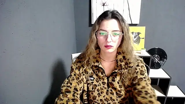 lady olivia  online show from 29, 10, 2025