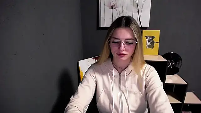 Snapshot of lady_olivia_ chatting on 28, 4, 2026 lady olivia online show from 28, 4, 2026