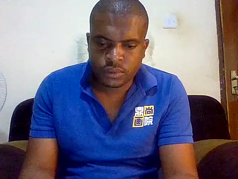 Snapshot of lui_cuuty chatting on 5, 10, 2025 lui cuuty online show from 5, 10, 2025