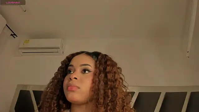 Samanntha Rose online show from 5, 12, 2025