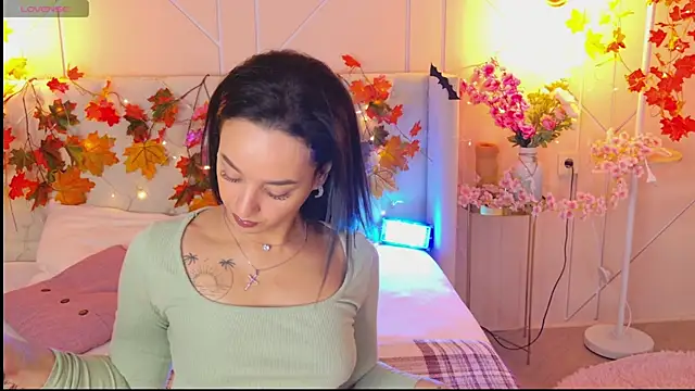 Lolly Neal online show from 11, 11, 2025