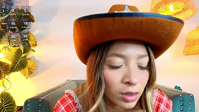 Snapshot of Victoria_Adams14 chatting on 16, 2, 2026 Victoria Adams14 online show from 16, 2, 2026