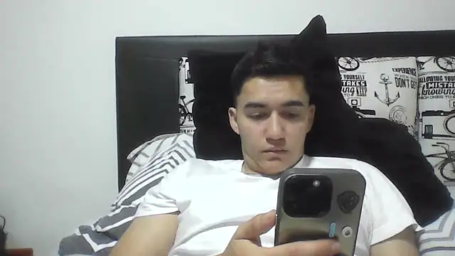 Snapshot of Estebitan_vm chatting on 4, 8, 2026 Estebitan vm online show from 4, 8, 2026