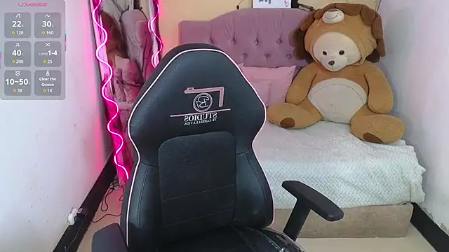 Snapshot of Chiara_tay chatting on 27, 10, 2025 Chiara tay online show from 27, 10, 2025